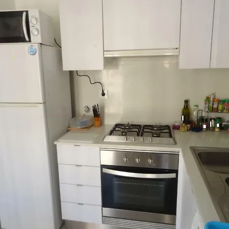Black&white - Entrecampos Apartment
